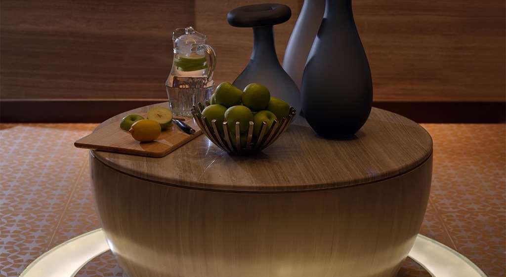 Damac Maison Cour Jardin Dubai Facilities photo A table with a bowl of limes