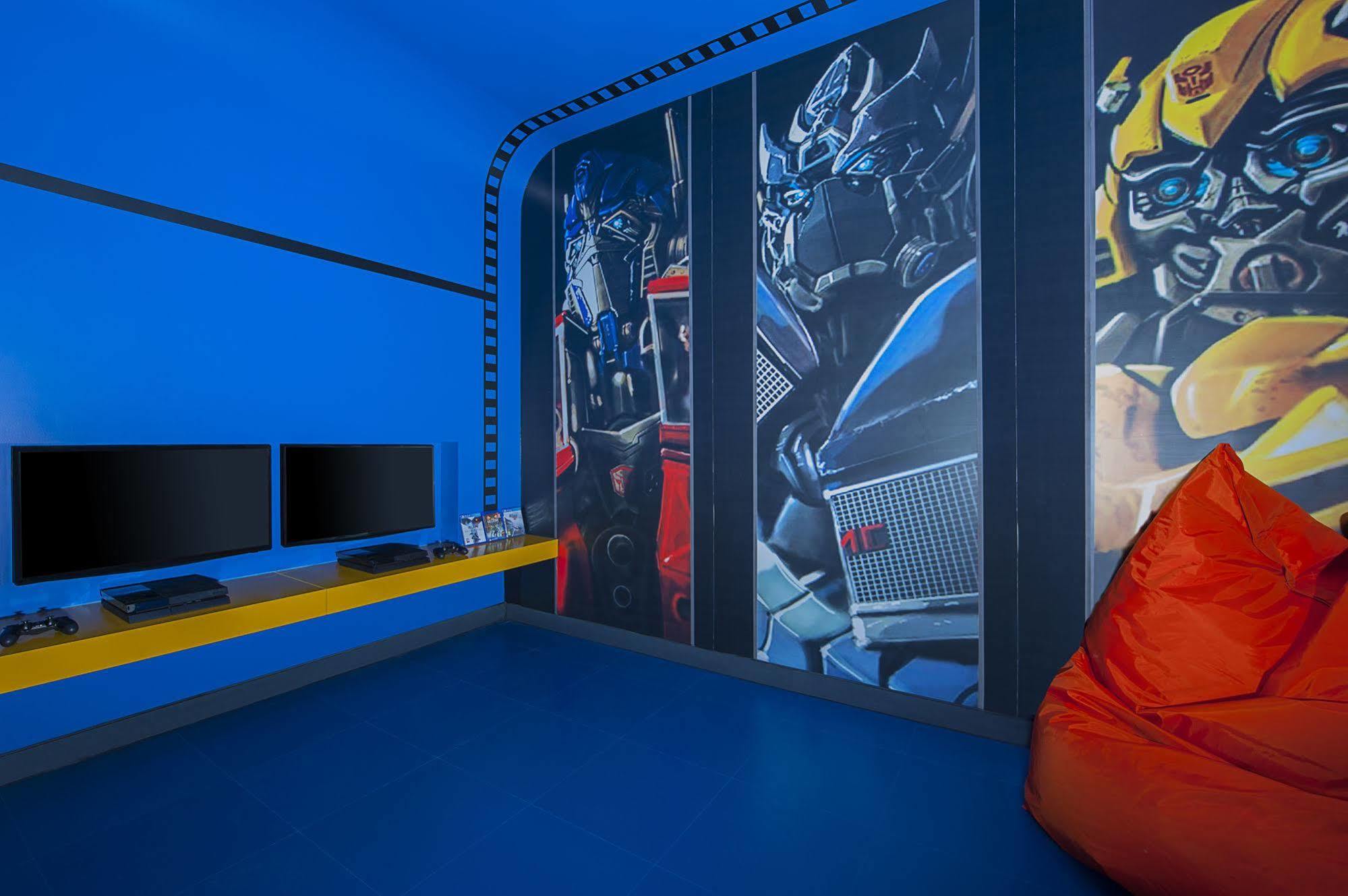 Damac Maison Cour Jardin Dubai Exterior photo The e-sports room